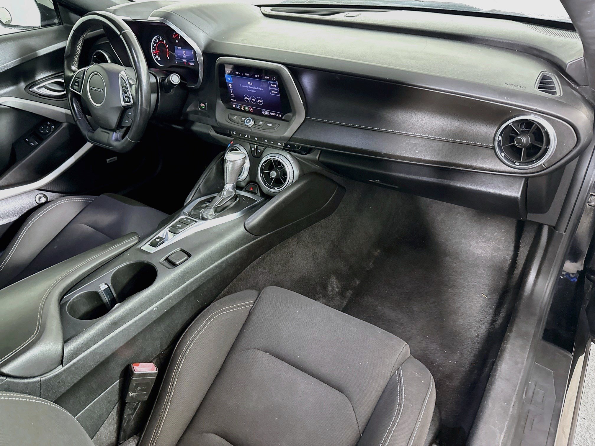 Used 2020 Chevrolet Camaro LT w/ Technology Package RWD image 28