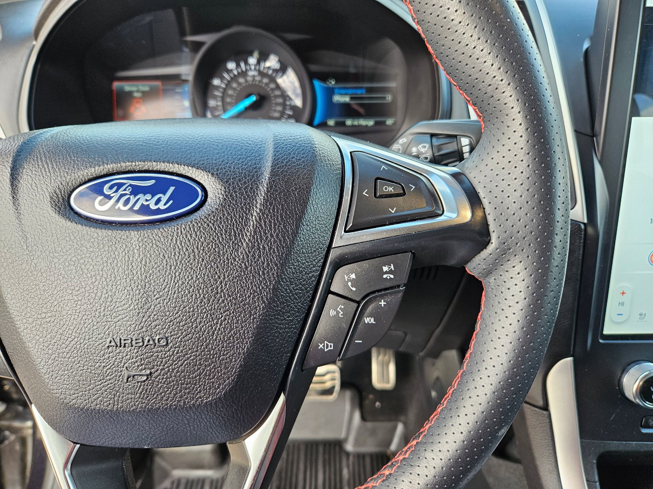 Certified 2024 Ford Edge ST-Line image 11