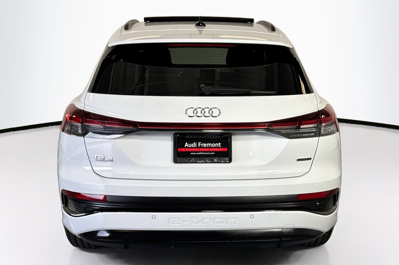 Used 2024 Audi Q4 e-tron Premium Plus image 6