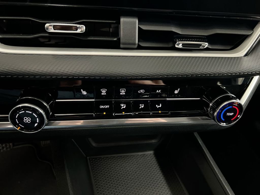 New 2026 Chevrolet Equinox LT image 17