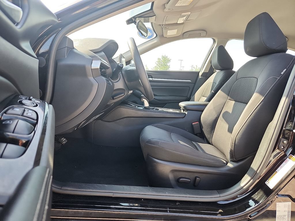Used 2023 Nissan Altima 2.5 SV FWD image 8