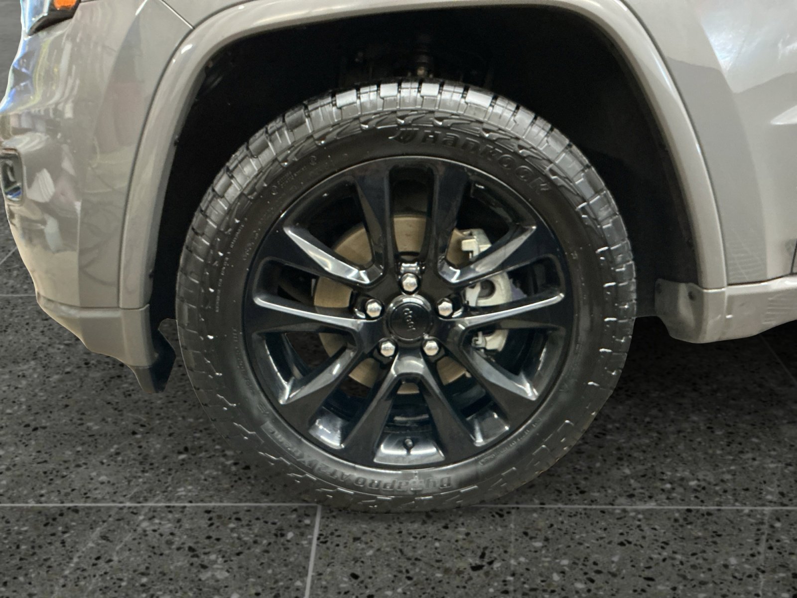 Used 2020 Jeep Grand Cherokee Altitude image 14