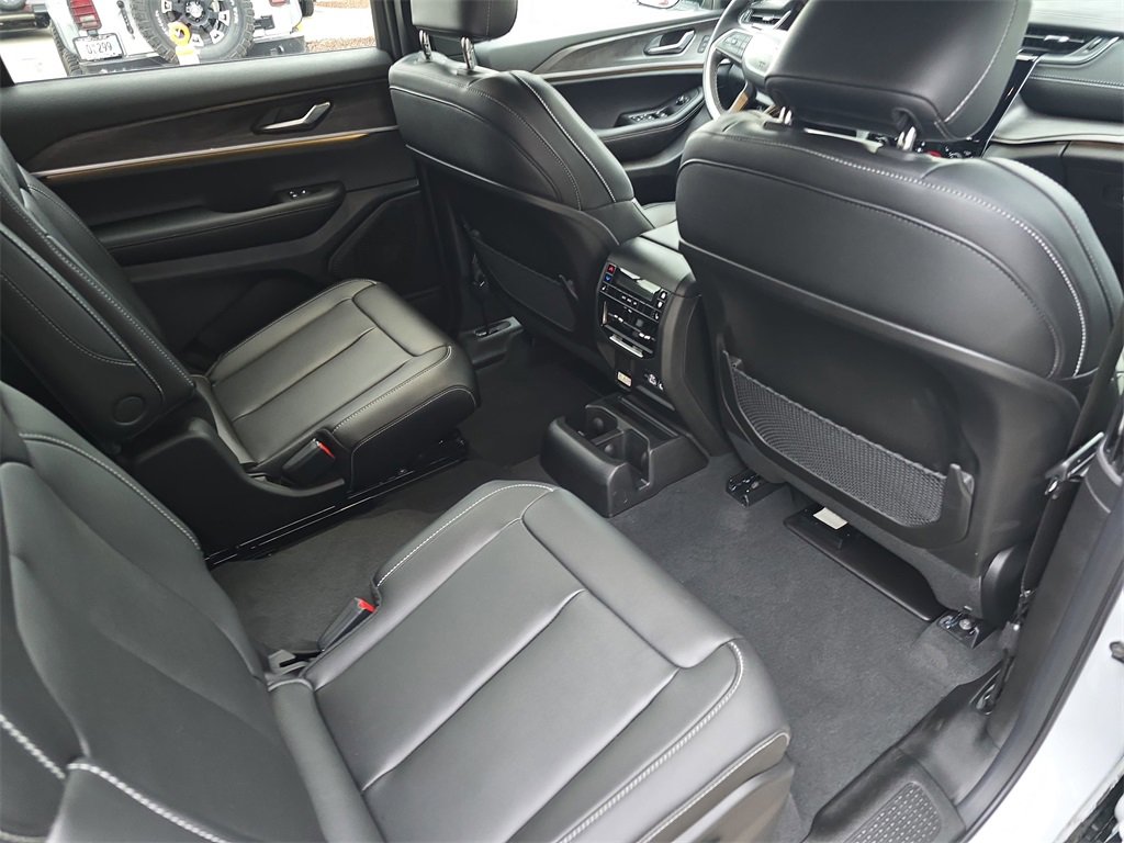 New 2025 Jeep Grand Cherokee L Limited w/ MOPAR Finishing Package image 12