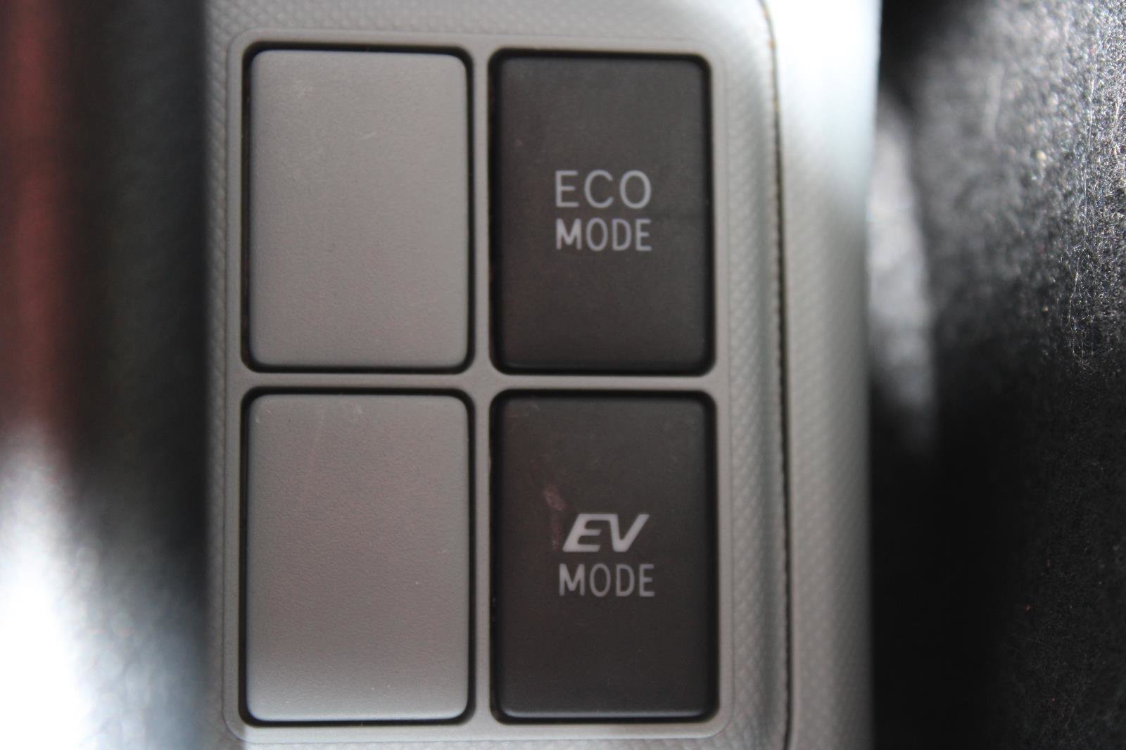 Used 2013 Toyota Prius C Two image 20