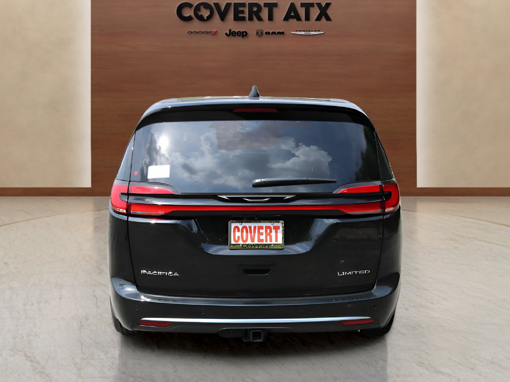 New 2027 Chrysler Pacifica Limited FWD image 4