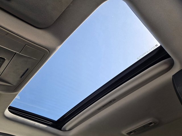 Used 2017 Chevrolet Suburban Premier image 14