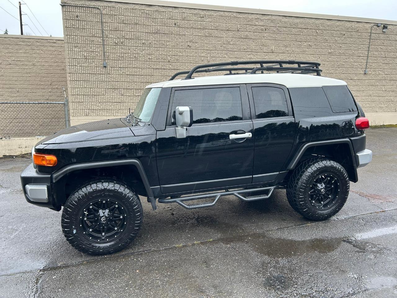 Used 2013 Toyota FJ Cruiser 4WD w/ Convenience Pkg image 9