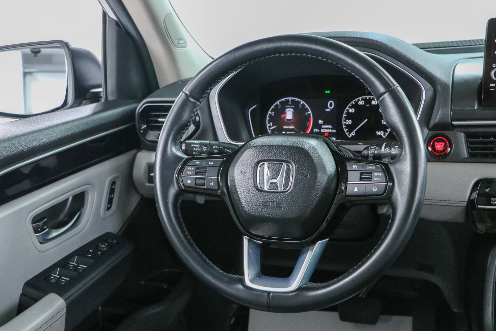 Used 2025 Honda Pilot Touring image 12