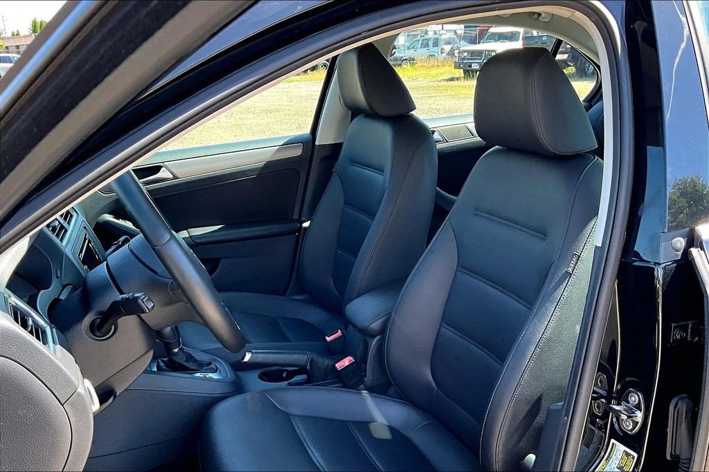 Used 2013 Volkswagen Jetta TDI FWD image 9