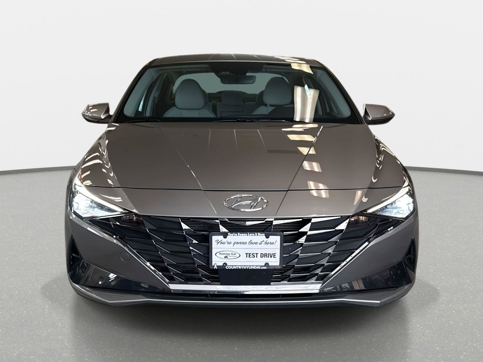 Used 2023 Hyundai Elantra Limited image 2