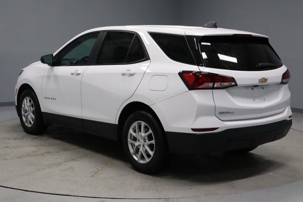 Used 2022 Chevrolet Equinox LS w/ LS Convenience Package image 8