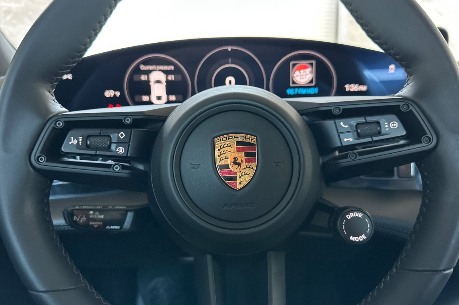 Certified 2022 Porsche Taycan 4S AWD/4WD image 23