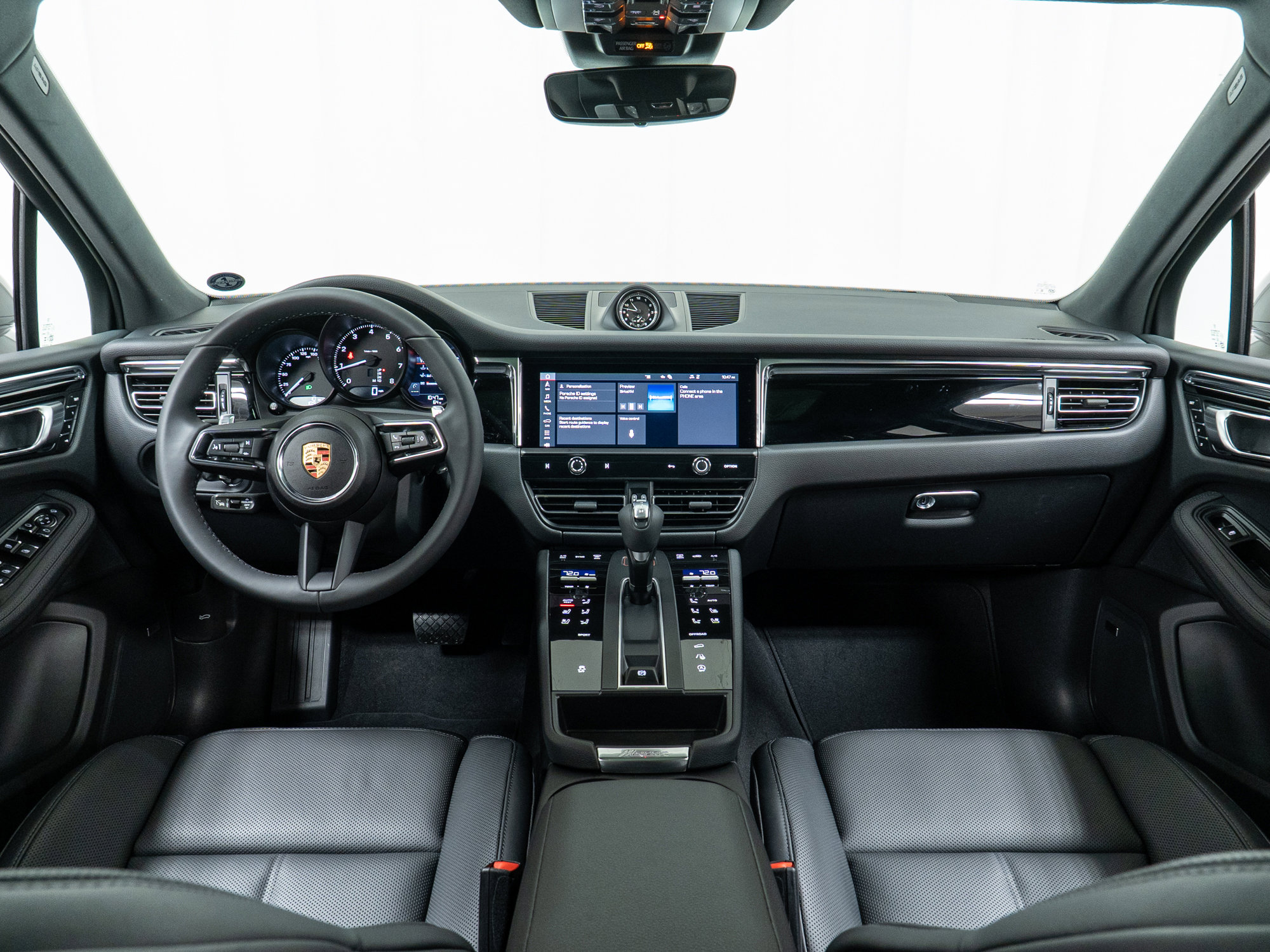 Used 2025 Porsche Macan image 19