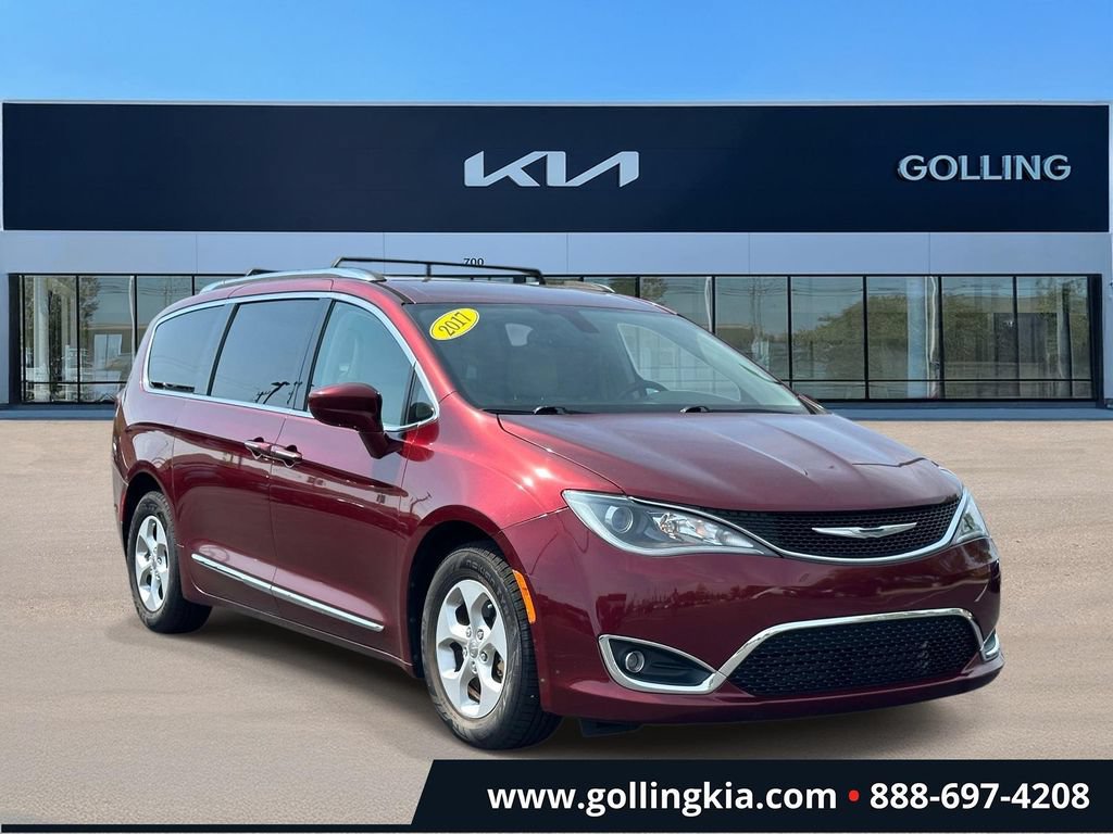 Used 2017 Chrysler Pacifica Touring-L Plus FWD image 1
