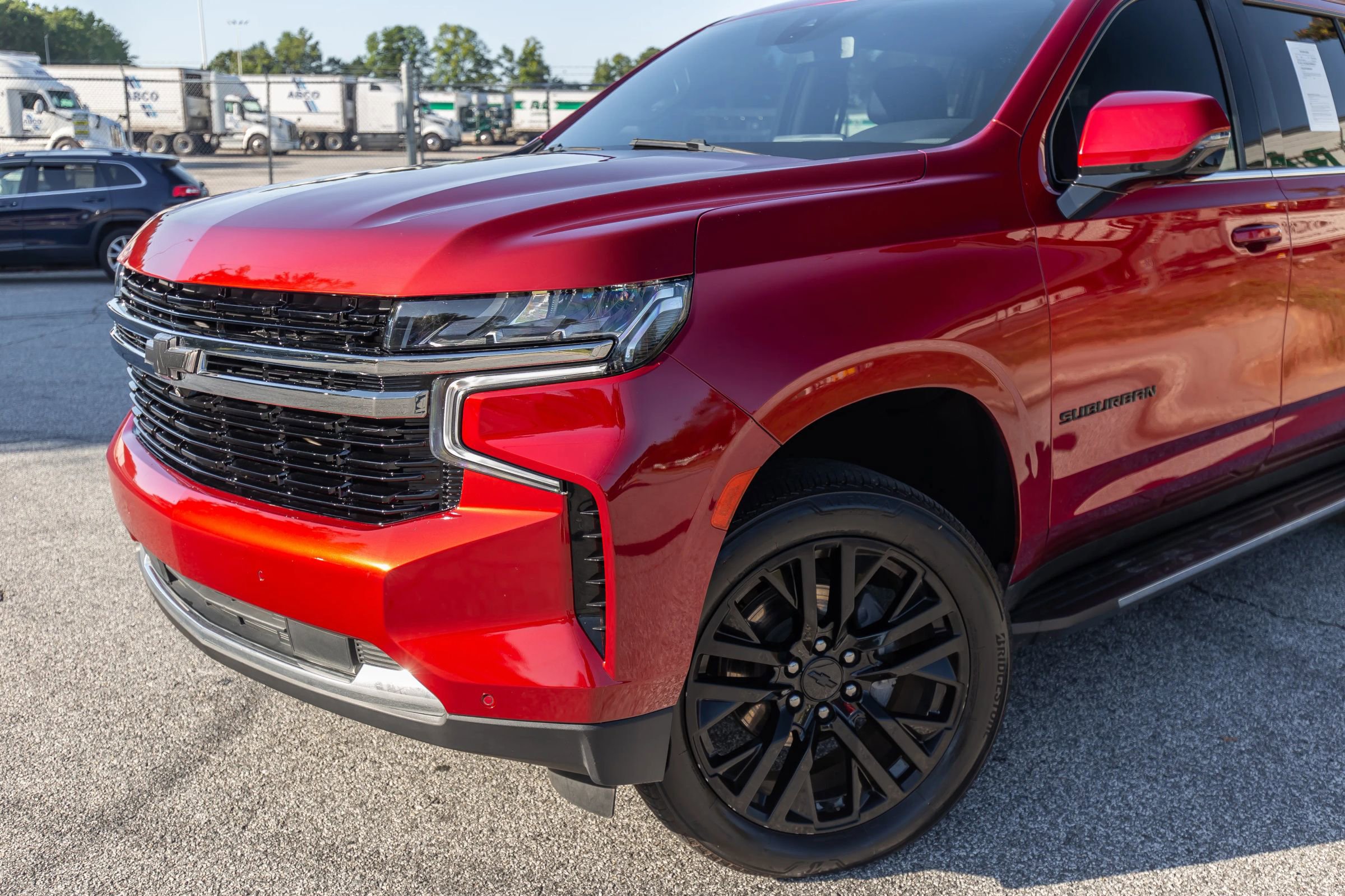 Used 2022 Chevrolet Suburban LT w/ Luxury Package image 2