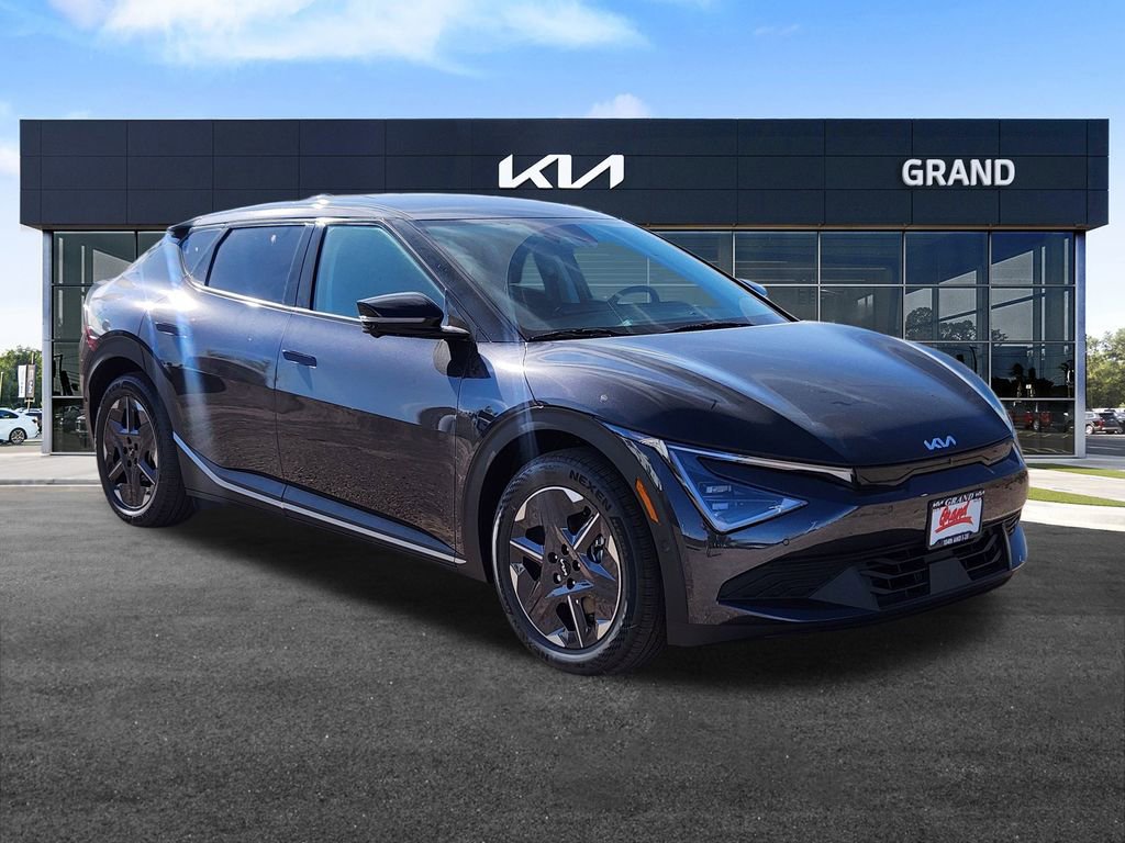 New 2025 Kia EV6 Light w/ Light LR Technology Package image 3