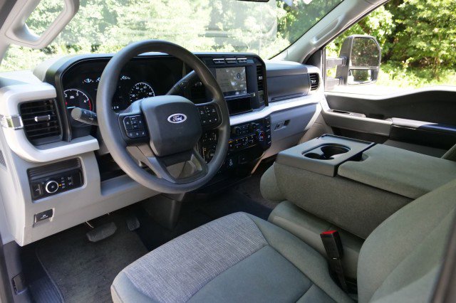 Used 2024 Ford F250 XLT w/ FX4 Off-Road Package image 2