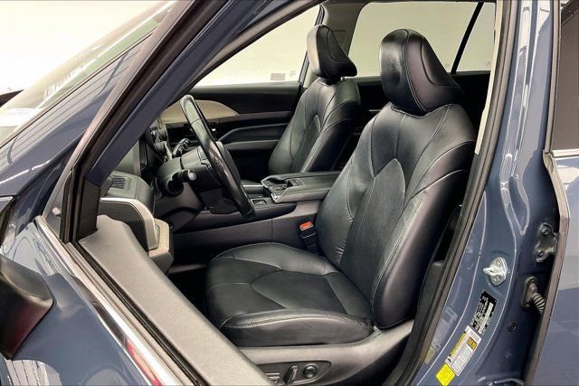 Used 2024 Toyota Grand Highlander Limited image 18