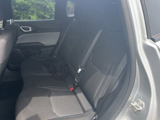Used 2025 Jeep Compass Sport AWD/4WD image 12