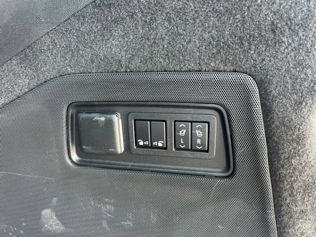 Used 2023 Cadillac Escalade ESV Sport w/ Touring Package AWD/4WD image 18