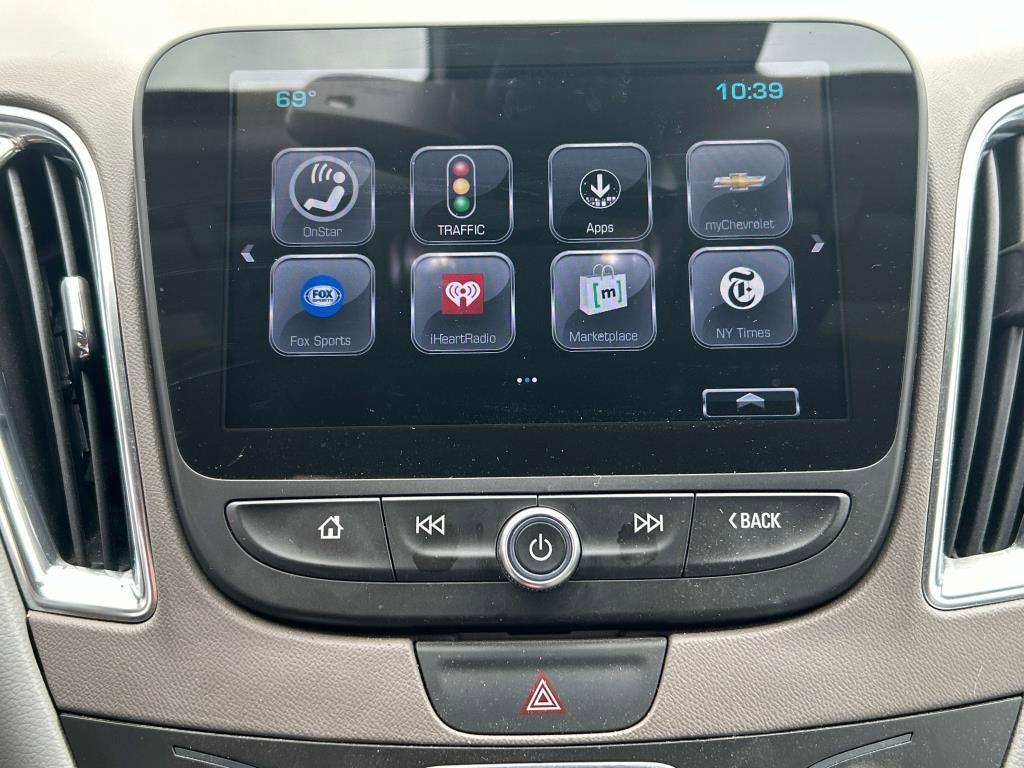 Used 2017 Chevrolet Malibu Hybrid w/ Leather Package image 24