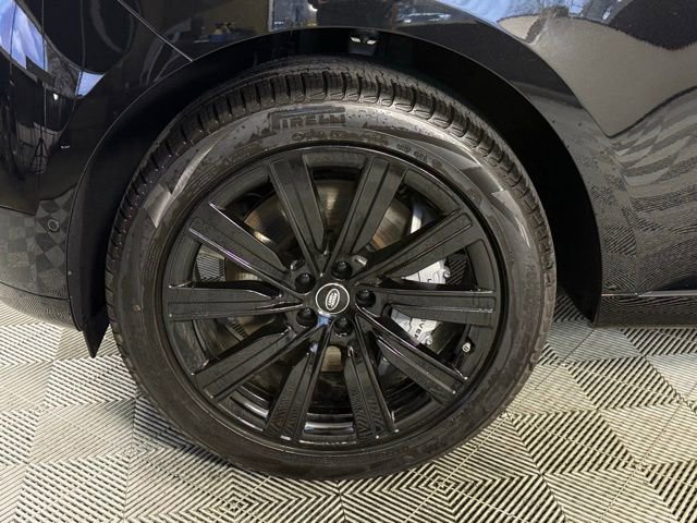 New 2025 Land Rover Range Rover SE image 15