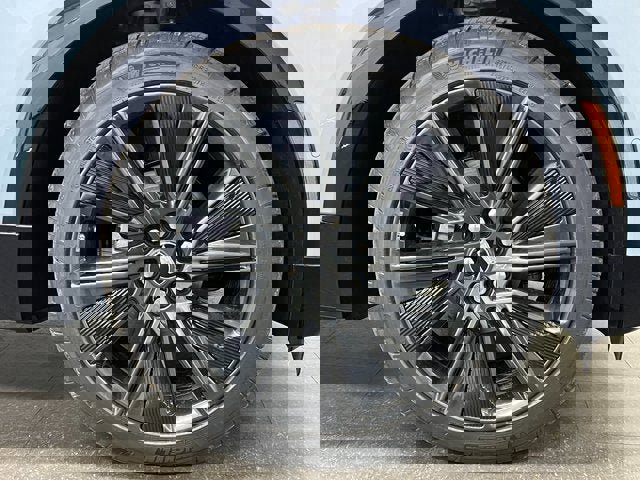 New 2025 Cadillac Lyriq Sport image 11