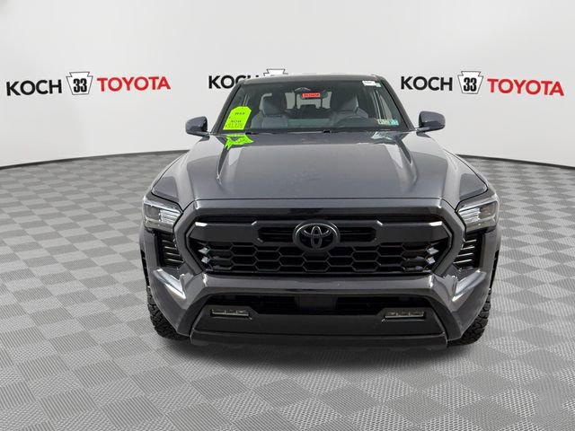 Used 2025 Toyota Tacoma TRD Off-Road w/ TRD Off Road Upgrade Package AWD/4WD image 2