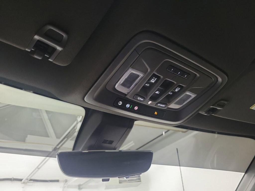 Used 2020 GMC Sierra 3500 Denali w/ Denali Ultimate Package image 16