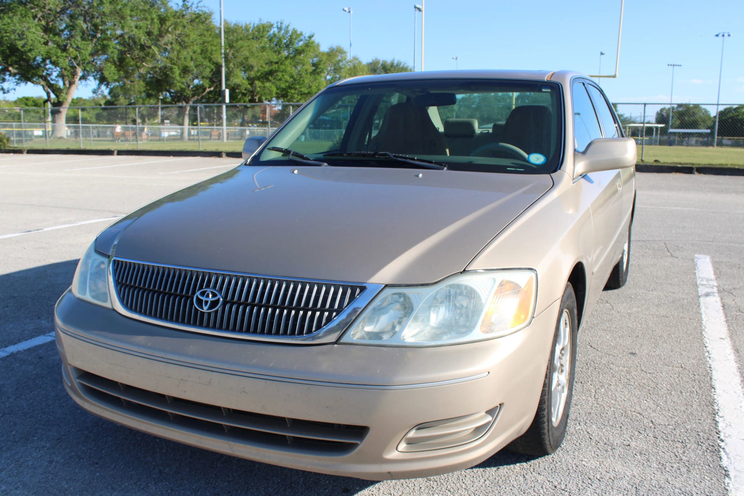 Used 2001 Toyota Avalon XL image 4