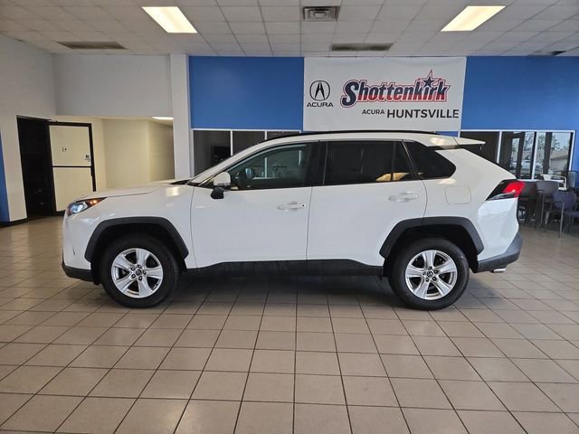 Used 2021 Toyota RAV4 XLE w/ Carpet Mat Package (TMS) image 5