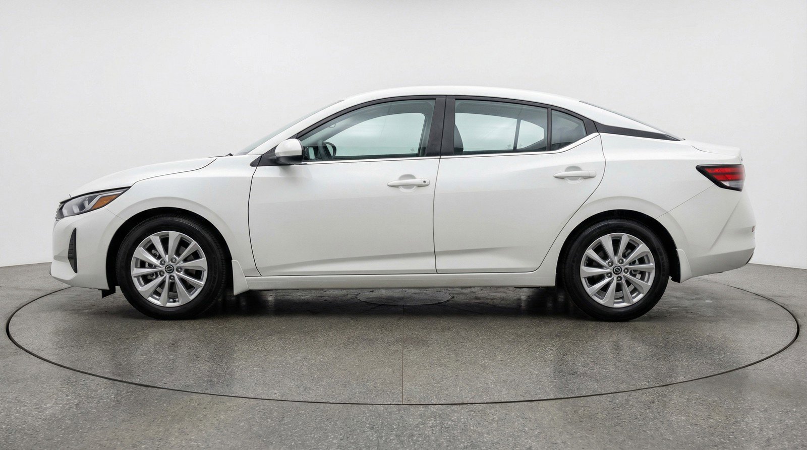 Used 2025 Nissan Sentra S image 5
