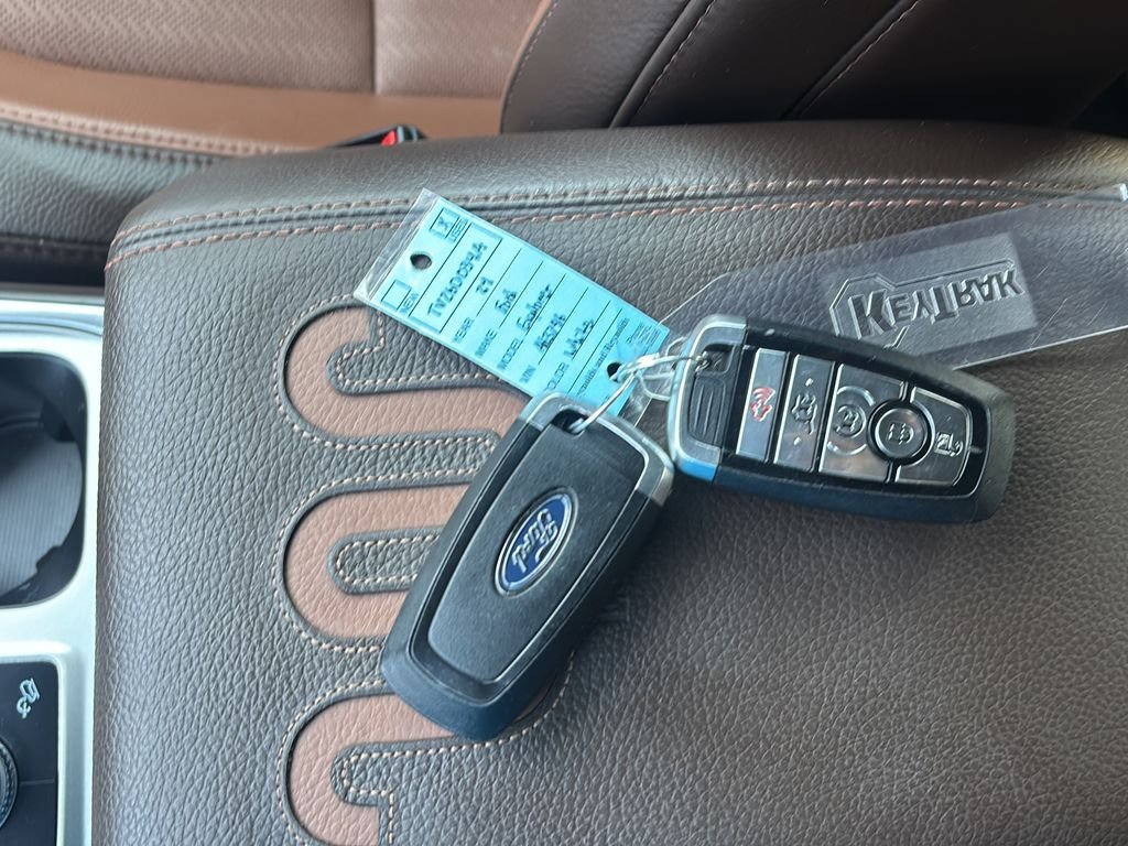 Used 2024 Ford Explorer King Ranch w/ Technology Package AWD/4WD image 23