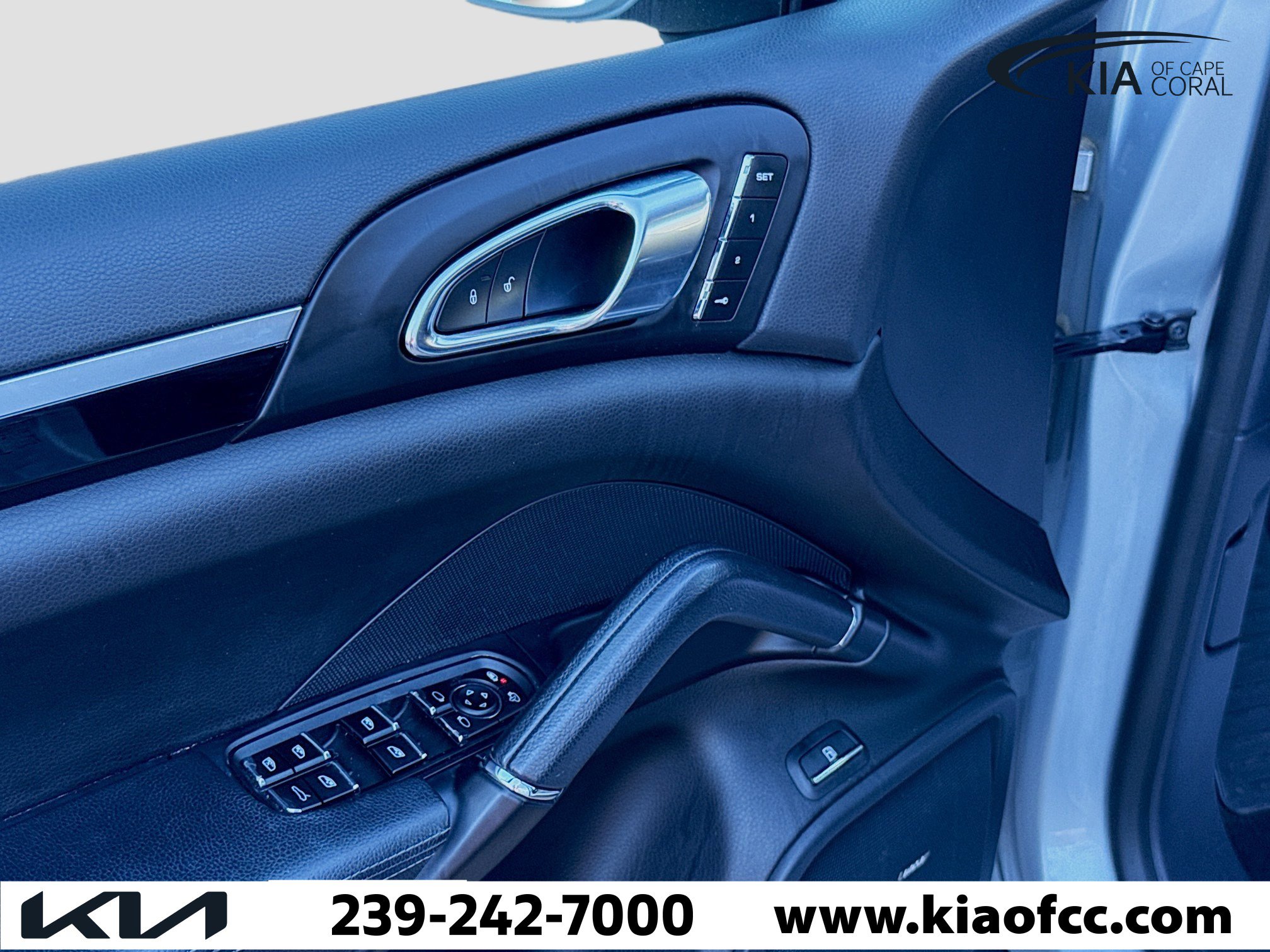 Used 2017 Porsche Cayenne S image 22