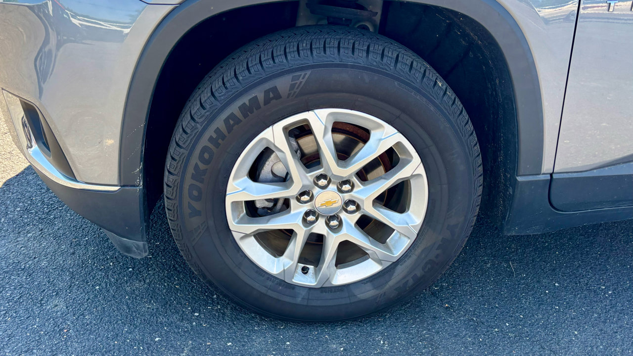 Used 2020 Chevrolet Traverse LT w/ LPO, Cargo Package image 9