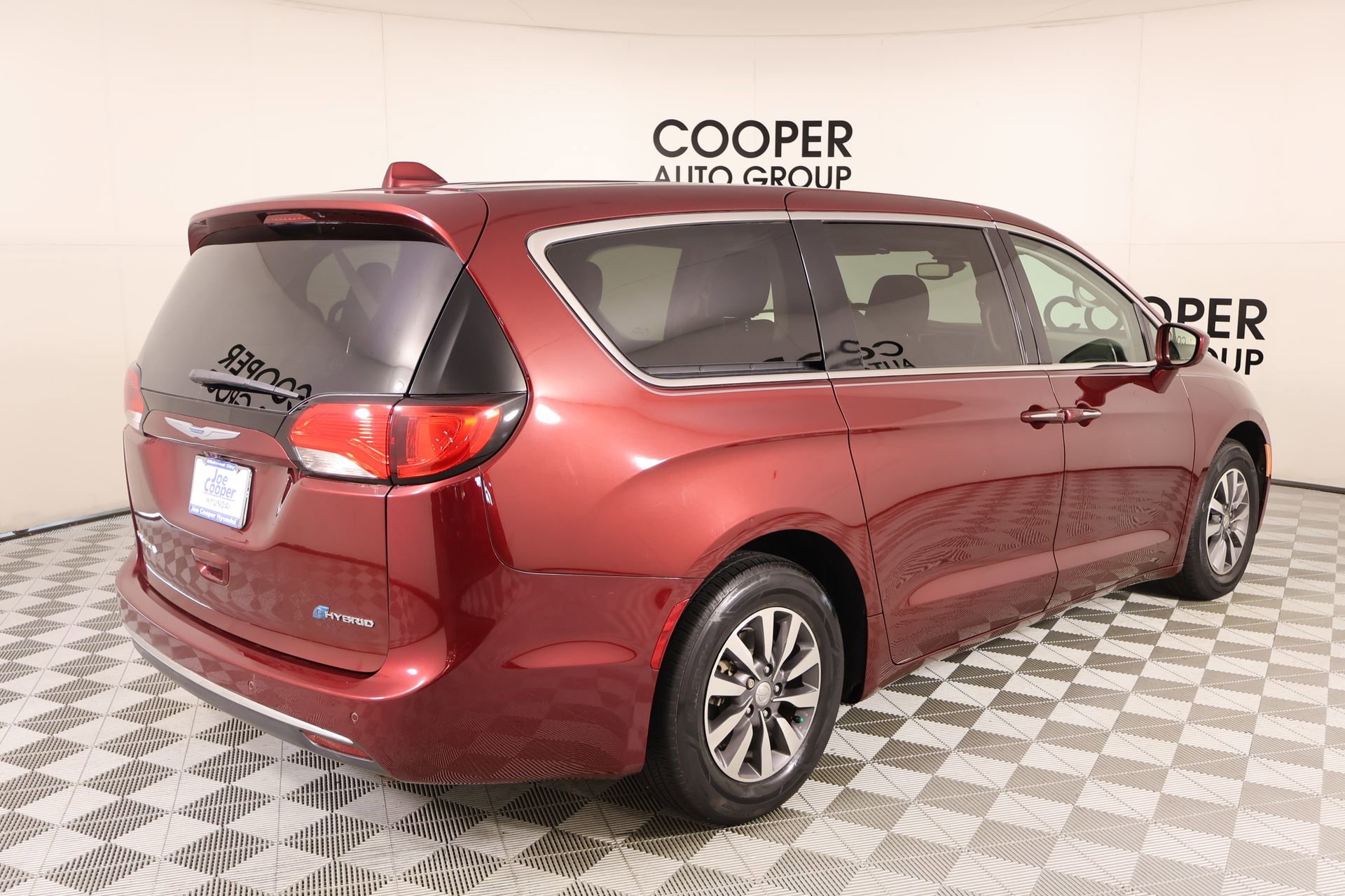 Used 2020 Chrysler Pacifica Touring image 21
