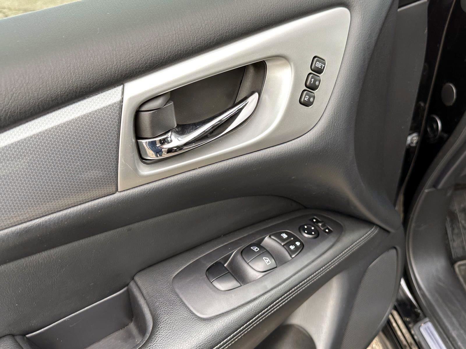 Used 2019 Nissan Pathfinder SL image 15