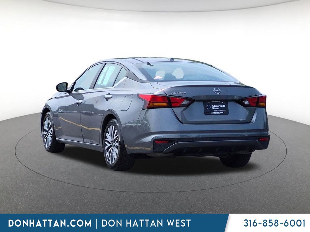 Used 2025 Nissan Altima 2.5 SV FWD image 12