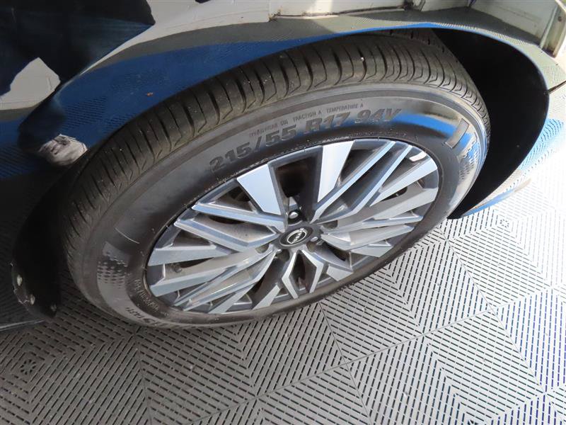 Used 2025 Nissan Altima 2.5 SV FWD image 9