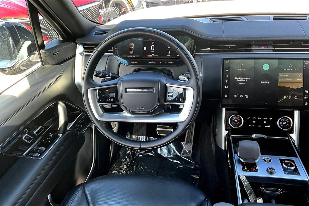 Used 2023 Land Rover Range Rover Long Wheelbase SE image 8