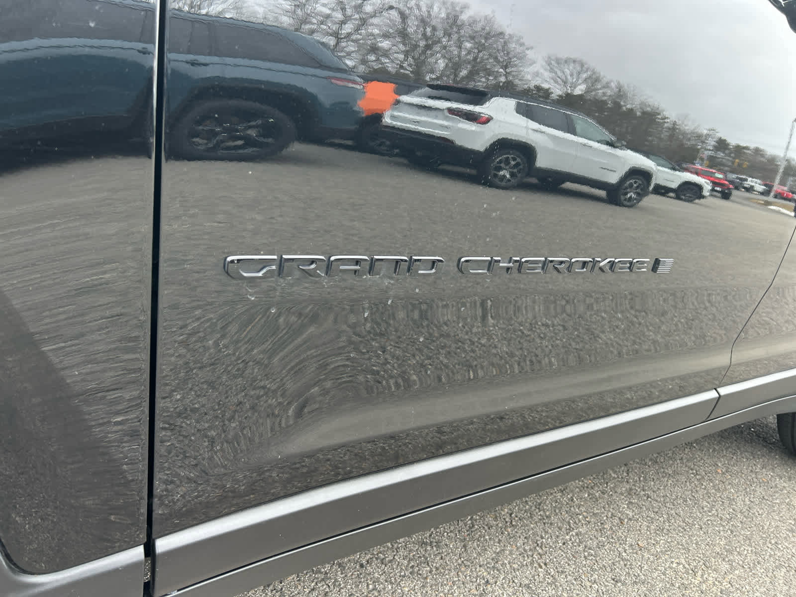 Used 2025 Jeep Grand Cherokee L Limited w/ Black Appearance Package image 19