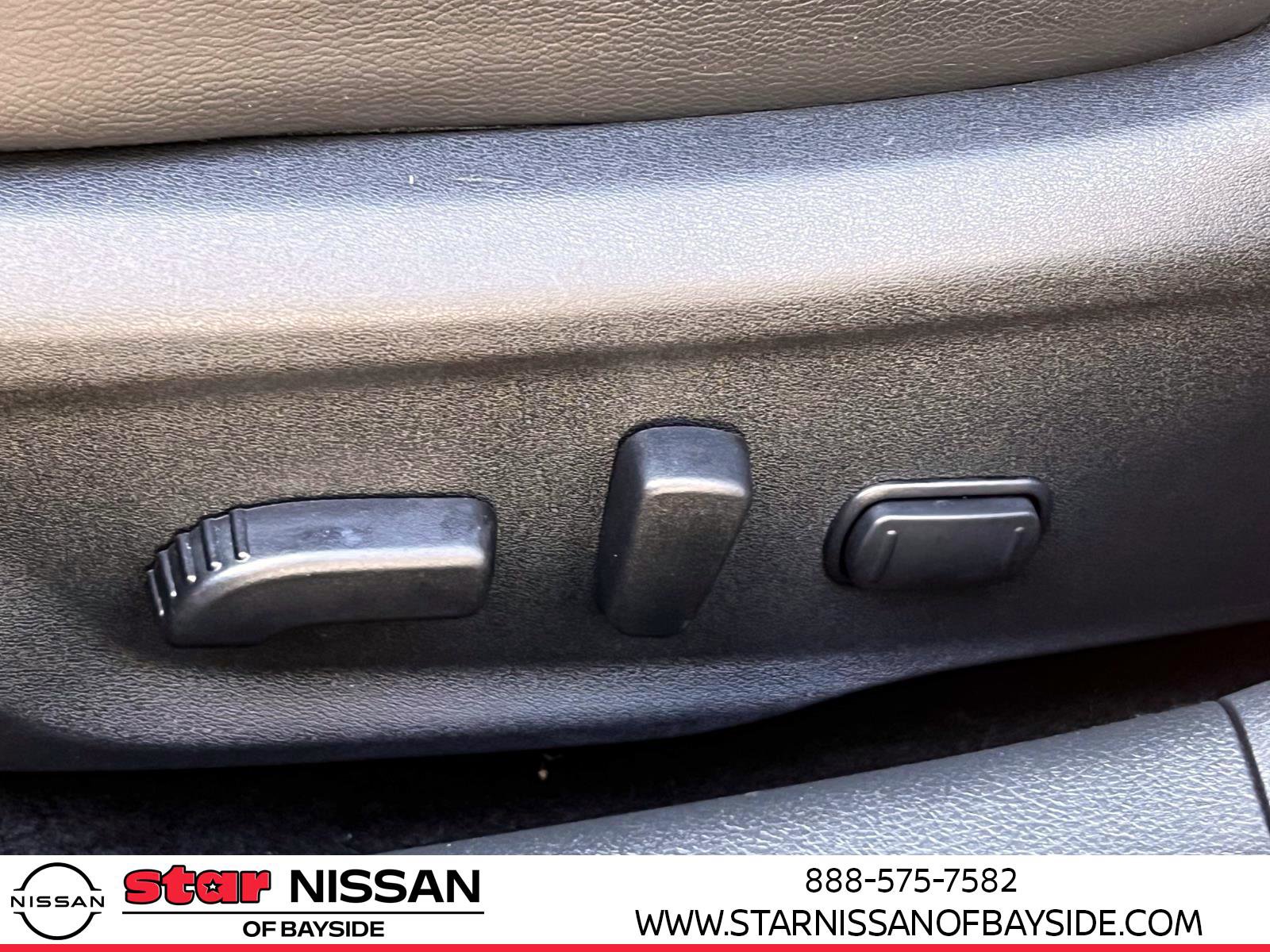 Used 2022 Nissan Sentra SR w/ SR Premium Package image 19
