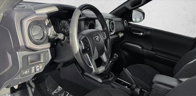 Used 2017 Toyota Tacoma TRD Off-Road w/ Premium & Technology Package image 10