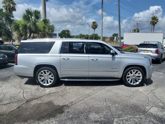 Used 2017 GMC Yukon XL Denali RWD image 4