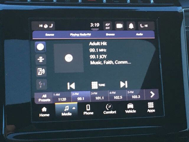 Used 2024 Jeep Grand Cherokee L Laredo w/ Luxury Tech Group I image 19