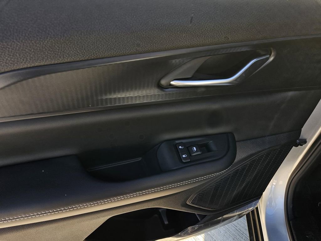 New 2025 Jeep Grand Cherokee Altitude image 12