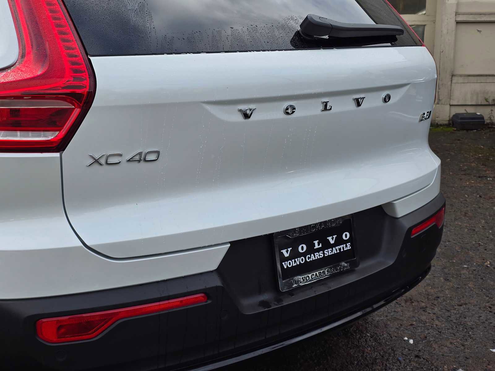 Certified 2024 Volvo XC40 B5 Ultimate w/ Climate Package image 23