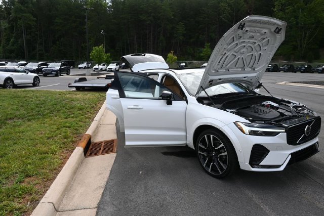 Used 2024 Volvo XC60 B5 Ultimate AWD/4WD image 45