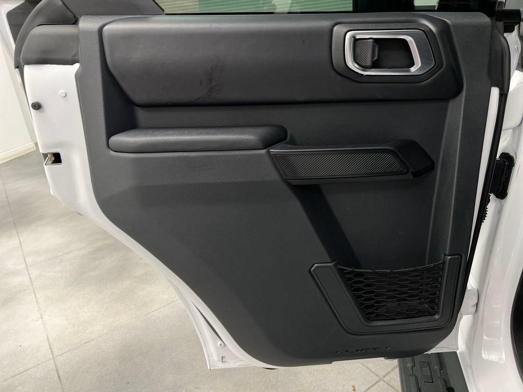 Used 2025 Ford Bronco Outer Banks AWD/4WD image 18