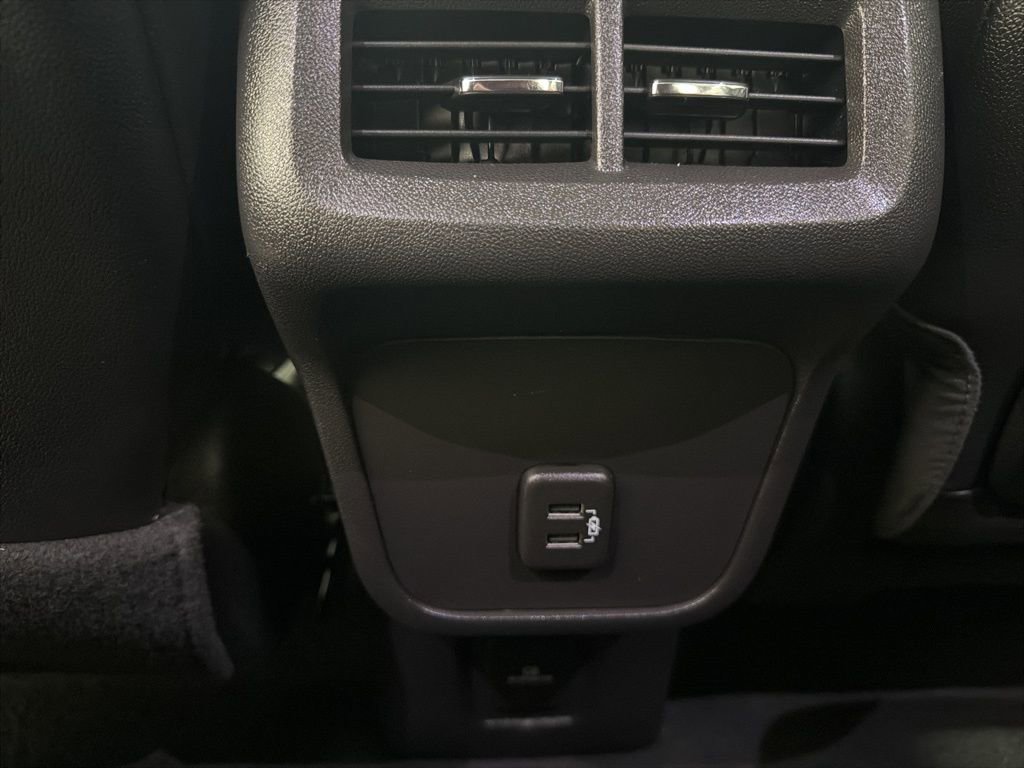 Used 2024 GMC Terrain SLT AWD/4WD image 26